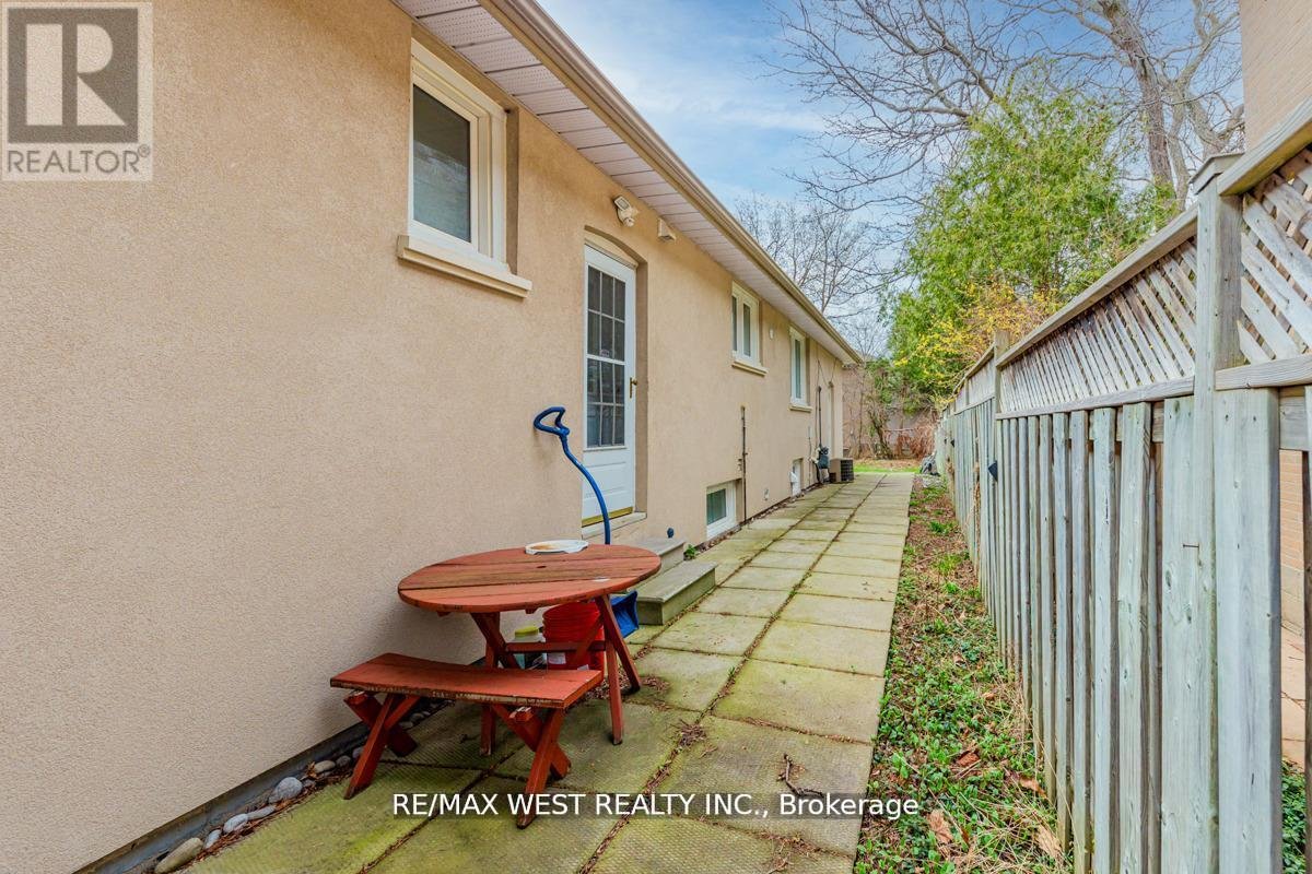 LOWER - 606 CONACHER DRIVE - Photo 18