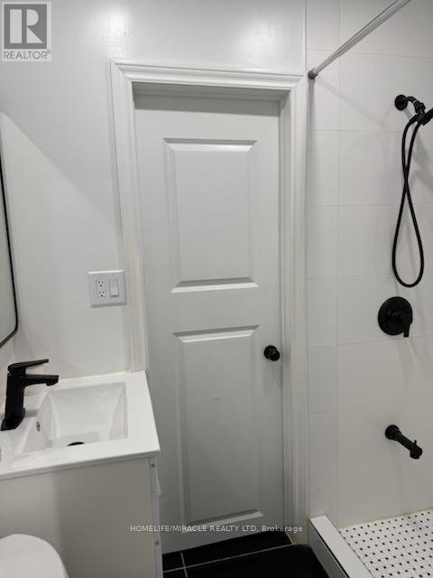 MAIN FLOOR - 511 KENNEDY ROAD - Photo 7