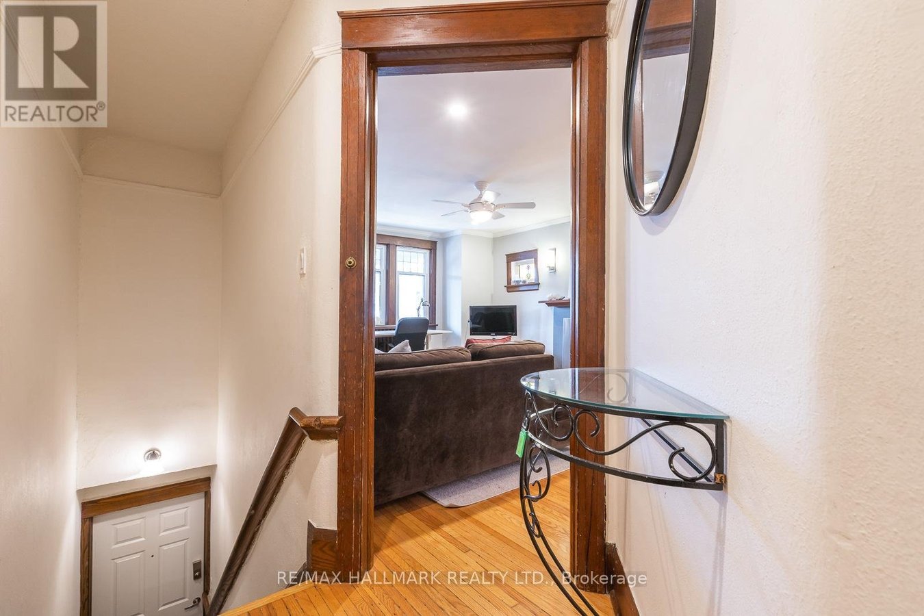 B (UPPER) - 27 HAMMERSMITH AVENUE - Photo 2