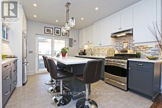 258 SILVER BIRCH AVENUE - Photo 1