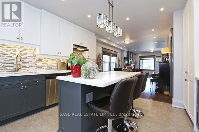 258 SILVER BIRCH AVENUE - Photo 3