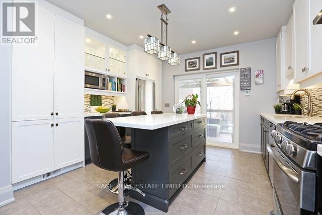 258 SILVER BIRCH AVENUE - Photo 4