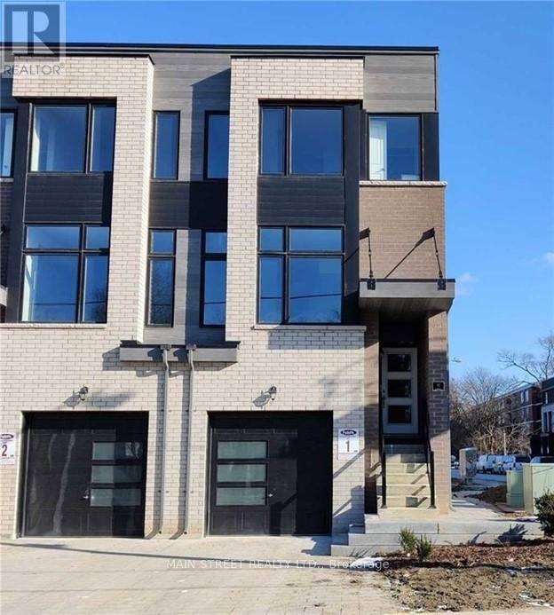 UPPER - 9 BLACKSTONE STREET - Photo 1