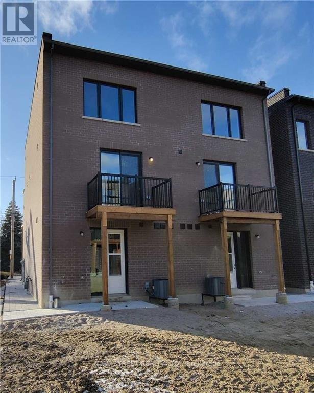 UPPER - 9 BLACKSTONE STREET - Photo 2