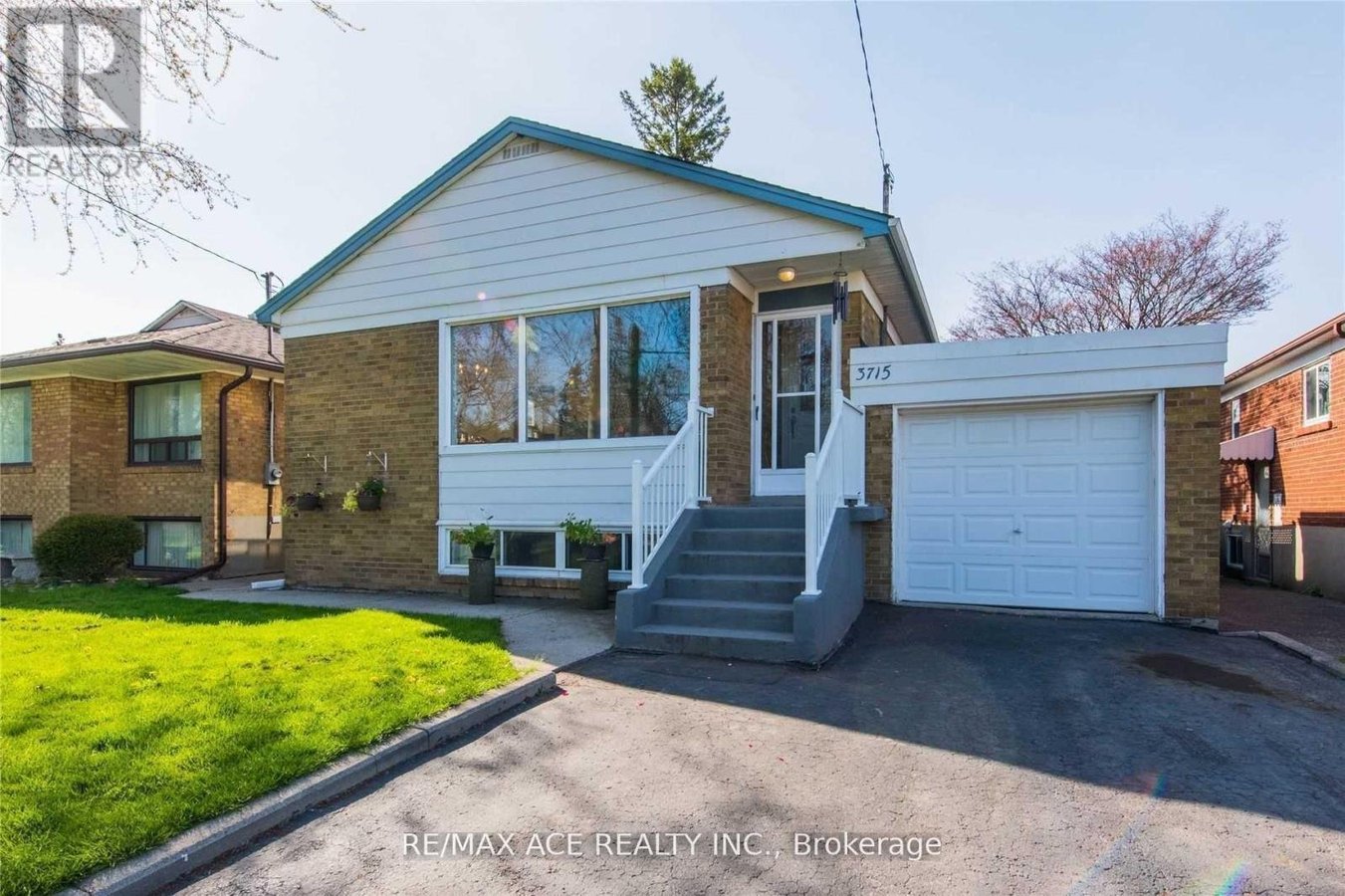 BSMT - 3715 ST CLAIR AVENUE E - Photo 1