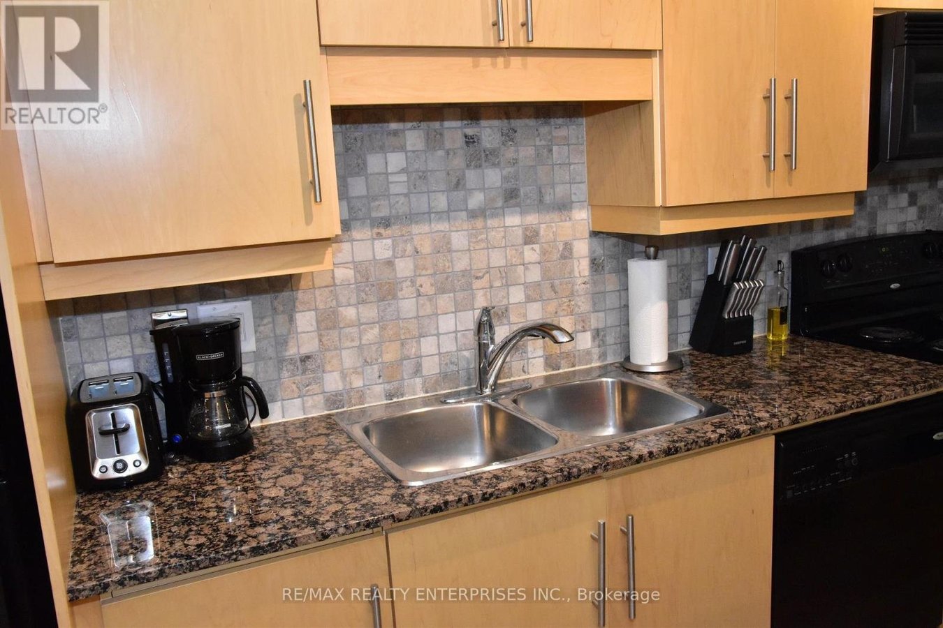 1509 - 20 BLUE JAYS WAY - Photo 8
