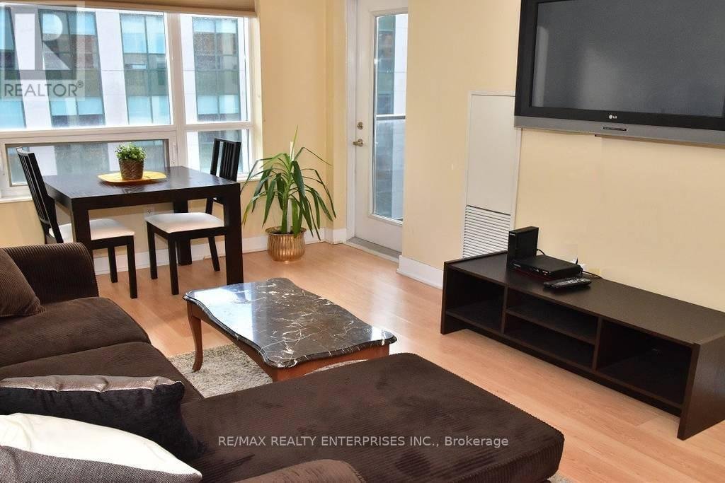 1509 - 20 BLUE JAYS WAY - Photo 10