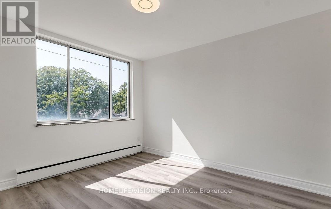 12 - 18 KENRAE ROAD - Photo 3