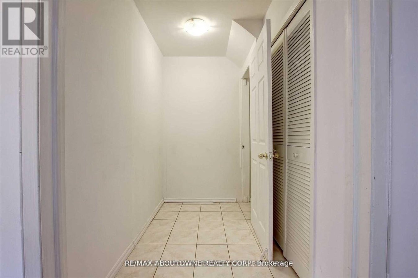 LOWER - 14 ANGUS DRIVE - Photo 9
