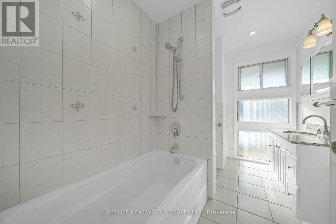 MAIN FLOOR - 129 BURBANK DRIVE - Photo 17