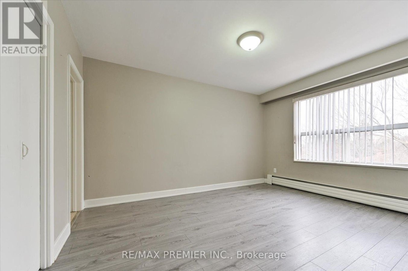 3 - 319 WILMINGTON AVENUE - Photo 16