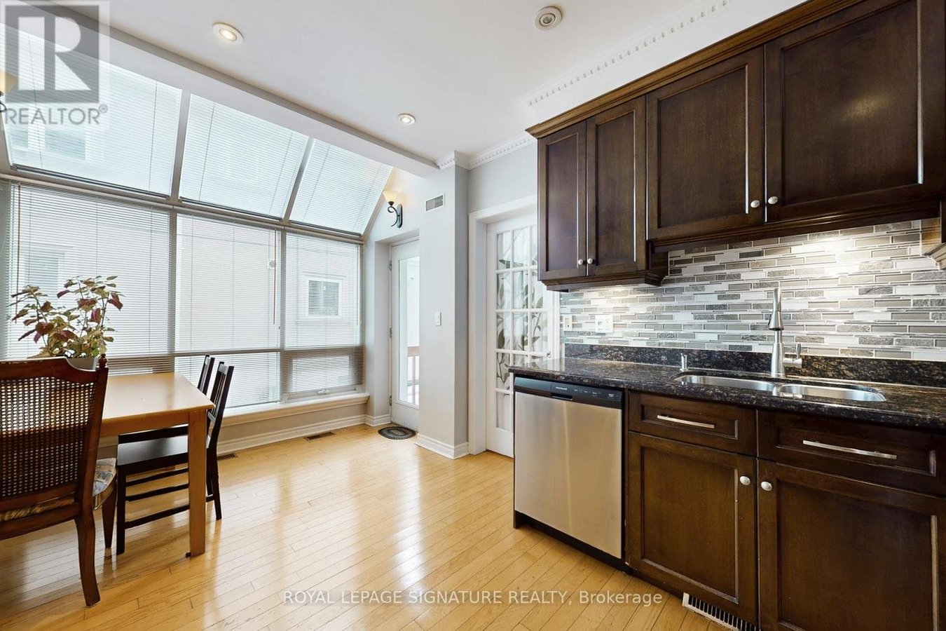 950 GREENWOOD AVENUE - Photo 11