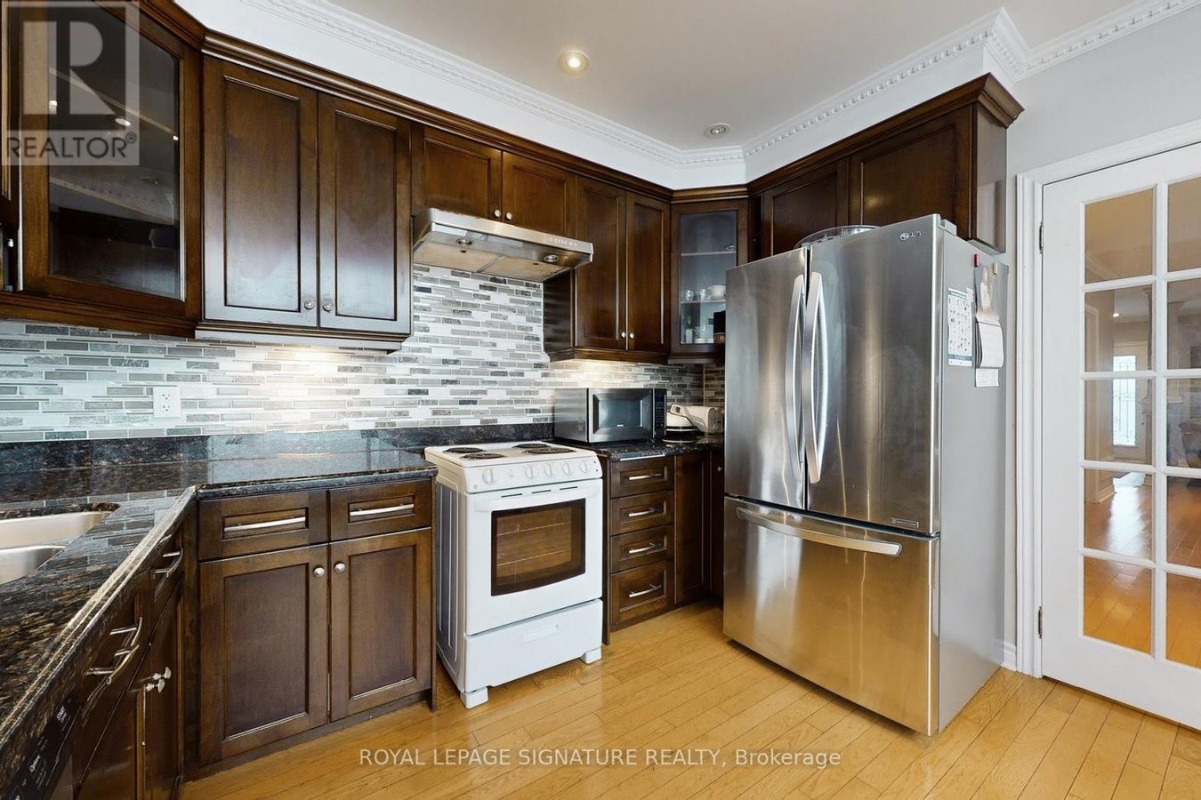 950 GREENWOOD AVENUE - Photo 13