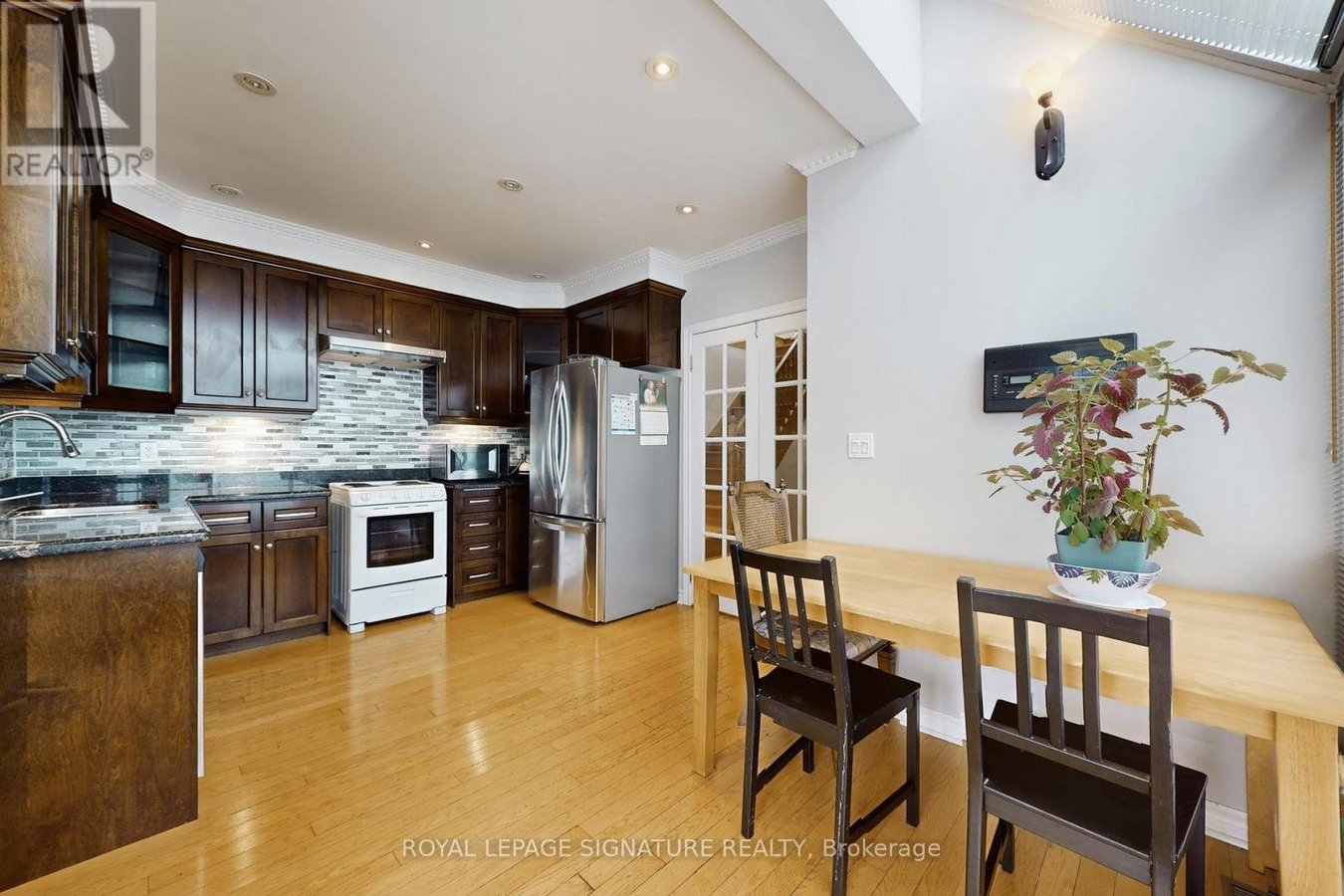 950 GREENWOOD AVENUE - Photo 14