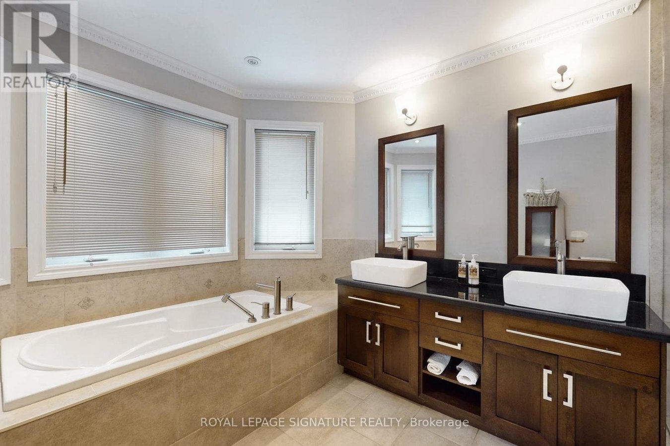 950 GREENWOOD AVENUE - Photo 25