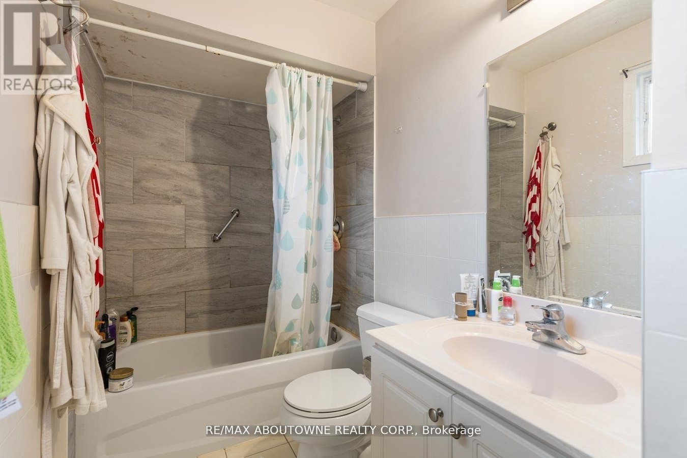 UPPER - 14 ANGUS DRIVE - Photo 14