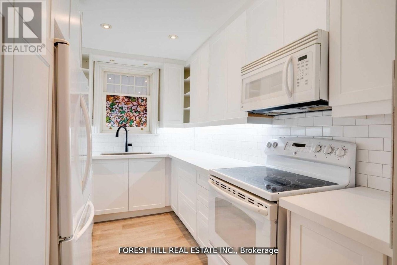 UPPER - 8 POPLAR PLAINS CRESCENT - Photo 5