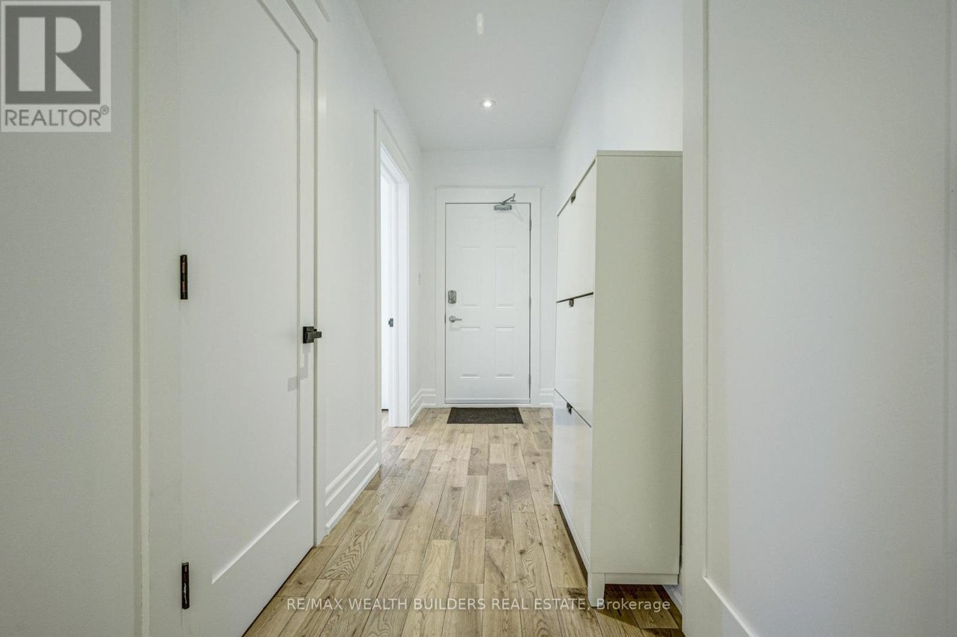 MAIN - 172 INDIAN ROAD CRESCENT - Photo 6
