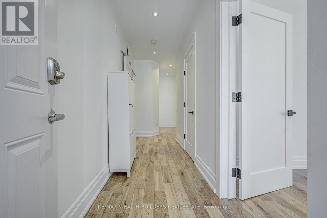 MAIN - 172 INDIAN ROAD CRESCENT - Photo 7