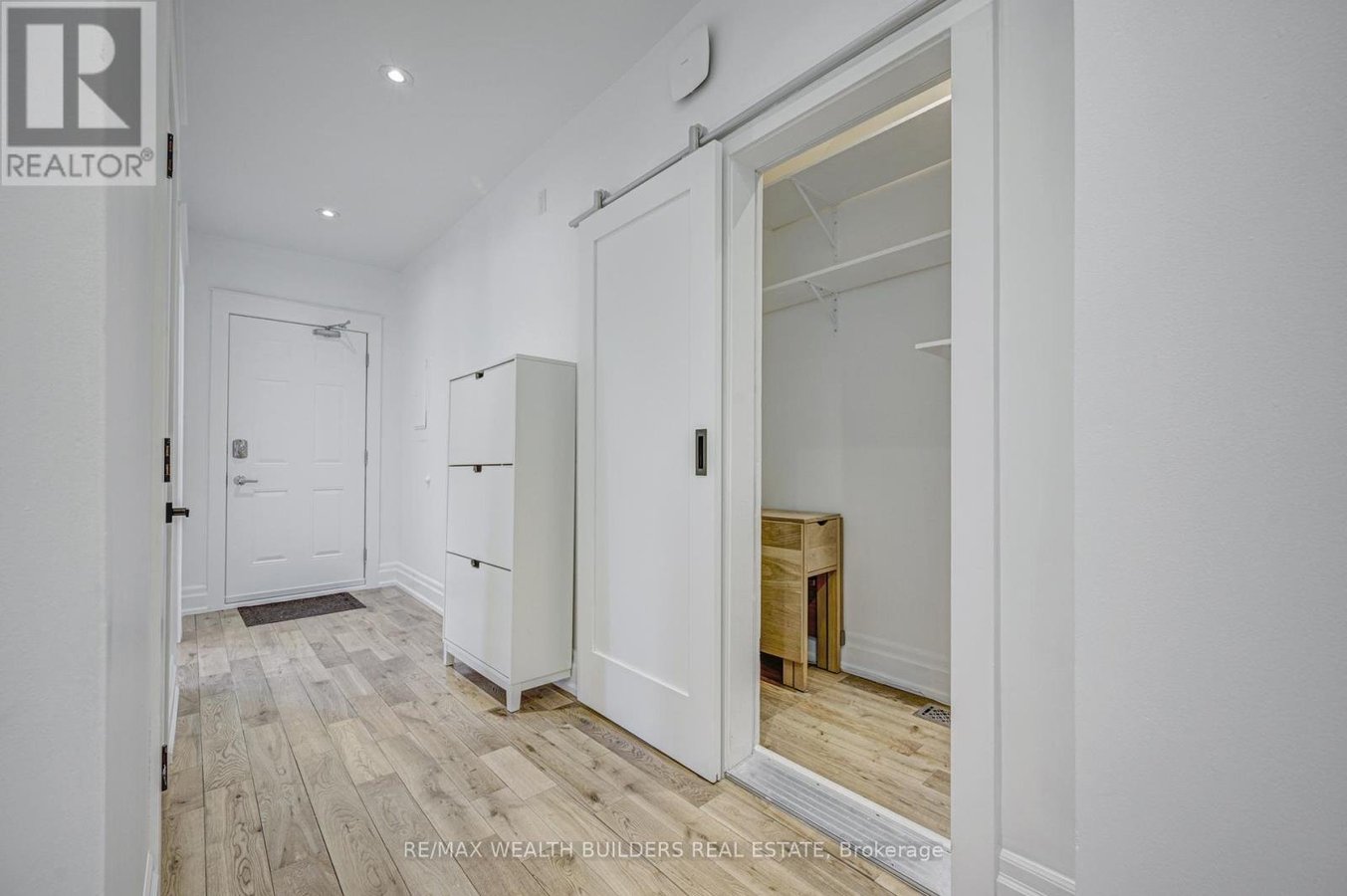 MAIN - 172 INDIAN ROAD CRESCENT - Photo 8