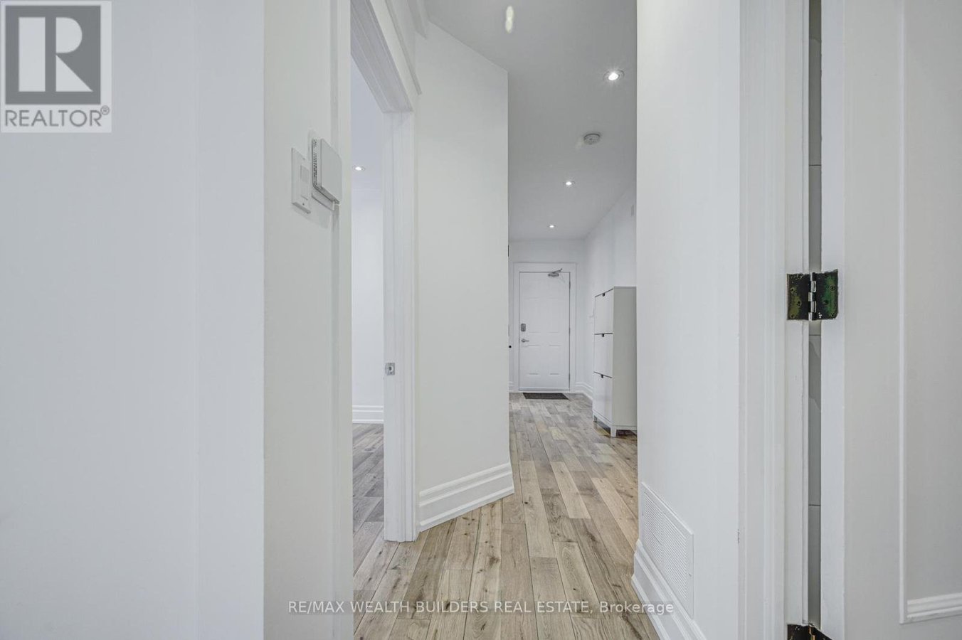 MAIN - 172 INDIAN ROAD CRESCENT - Photo 10