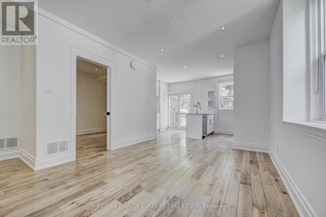 MAIN - 172 INDIAN ROAD CRESCENT - Photo 17