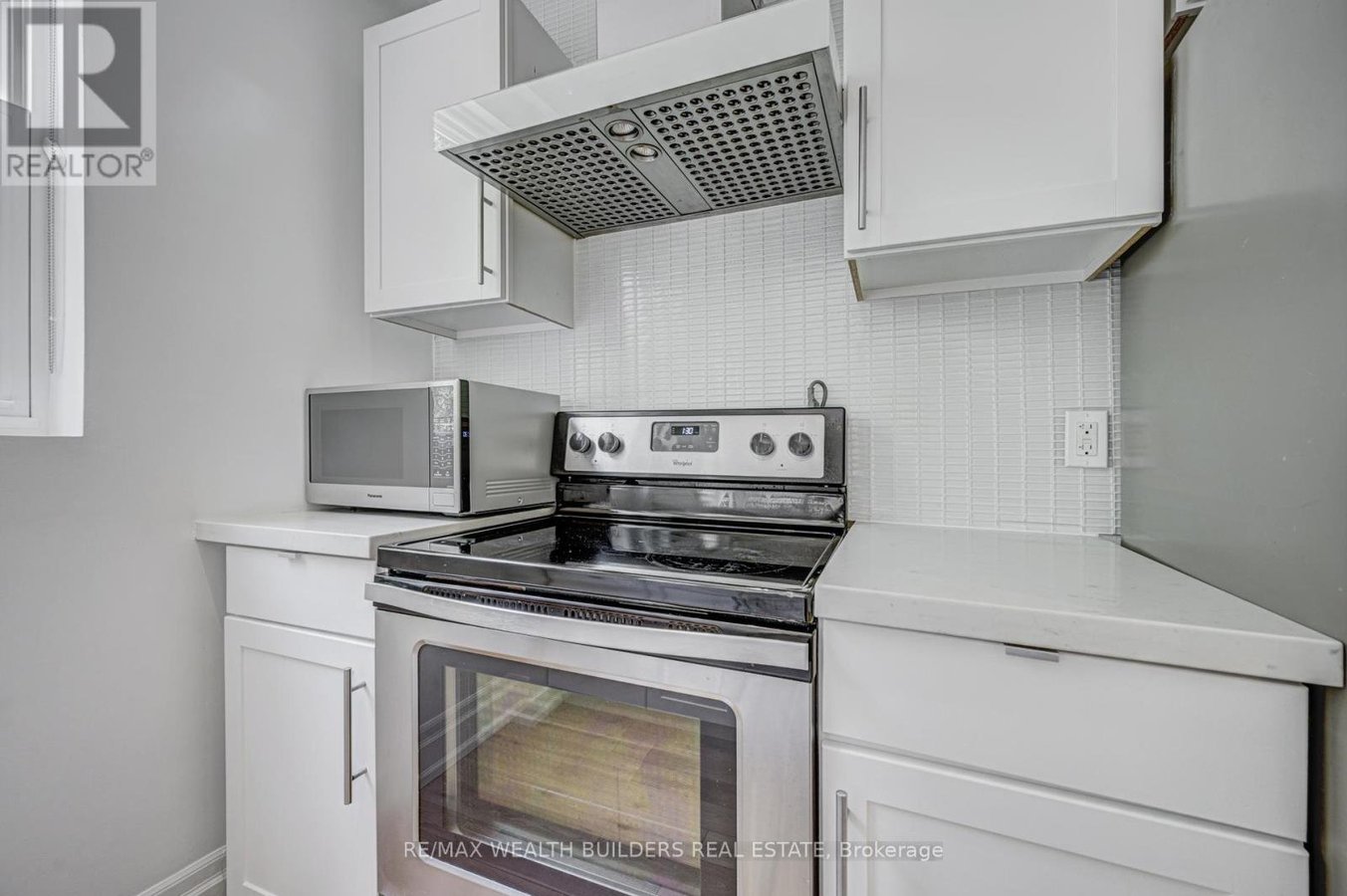 MAIN - 172 INDIAN ROAD CRESCENT - Photo 23