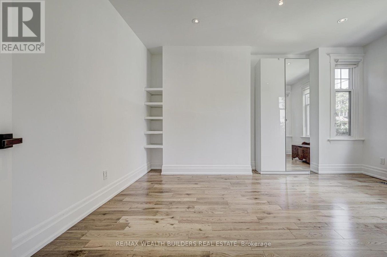 MAIN - 172 INDIAN ROAD CRESCENT - Photo 26