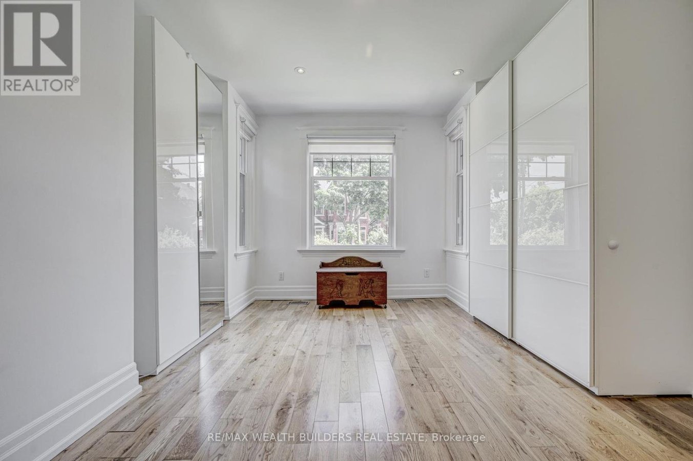 MAIN - 172 INDIAN ROAD CRESCENT - Photo 27