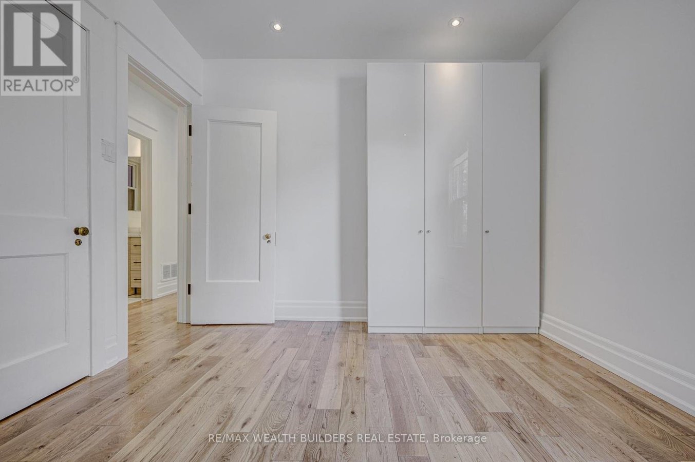 MAIN - 172 INDIAN ROAD CRESCENT - Photo 32