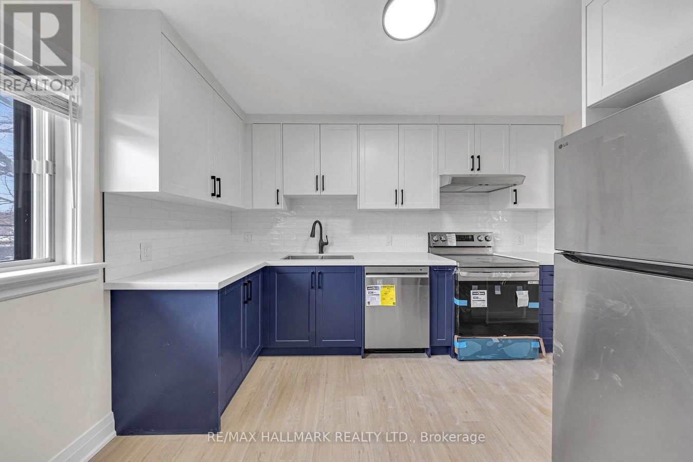 MAIN - 28 FURLONG COURT - Photo 7