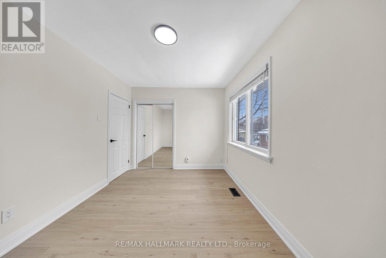 MAIN - 28 FURLONG COURT - Photo 14