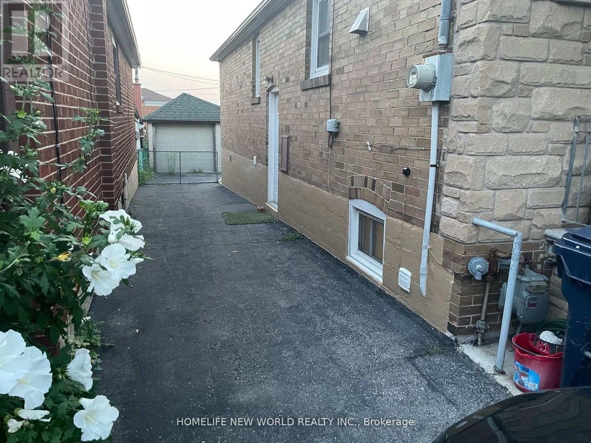 BSM - 354 KANE AVENUE - Photo 2