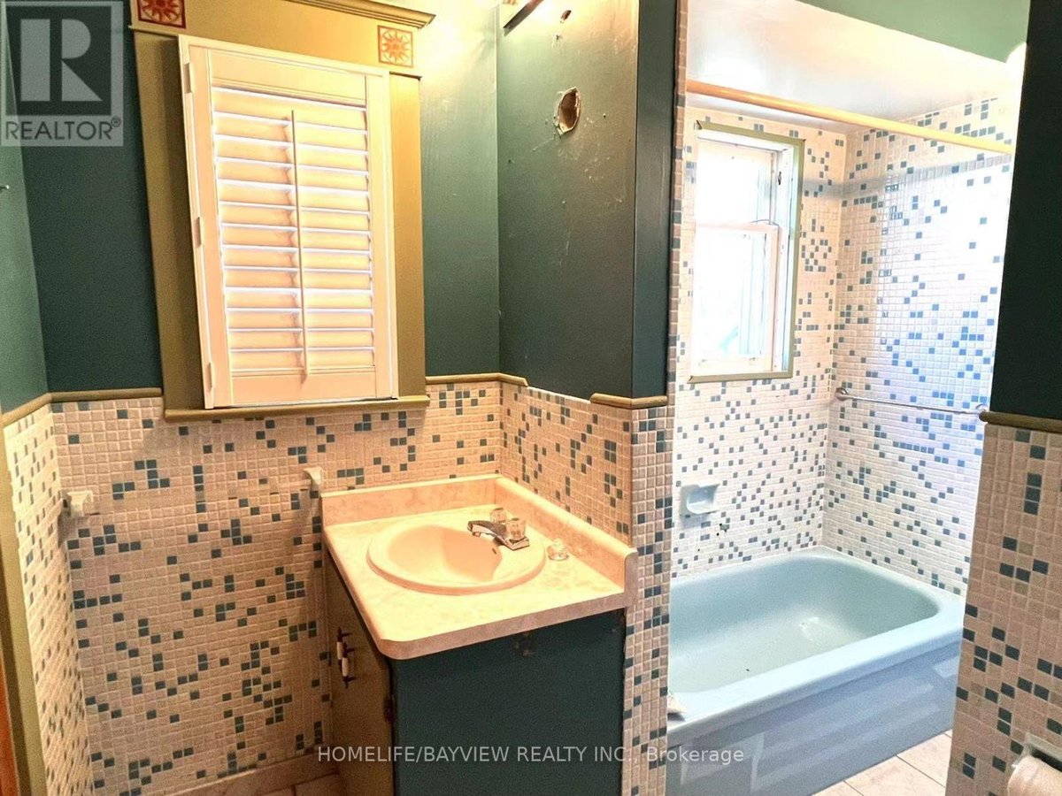 12 LOCKIE AVENUE - Photo 4
