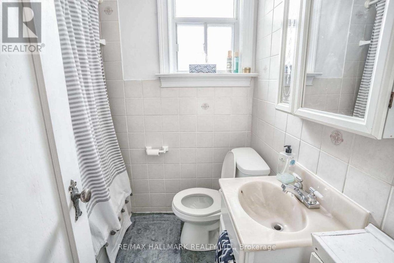 18 ROBLIN AVENUE - Photo 11
