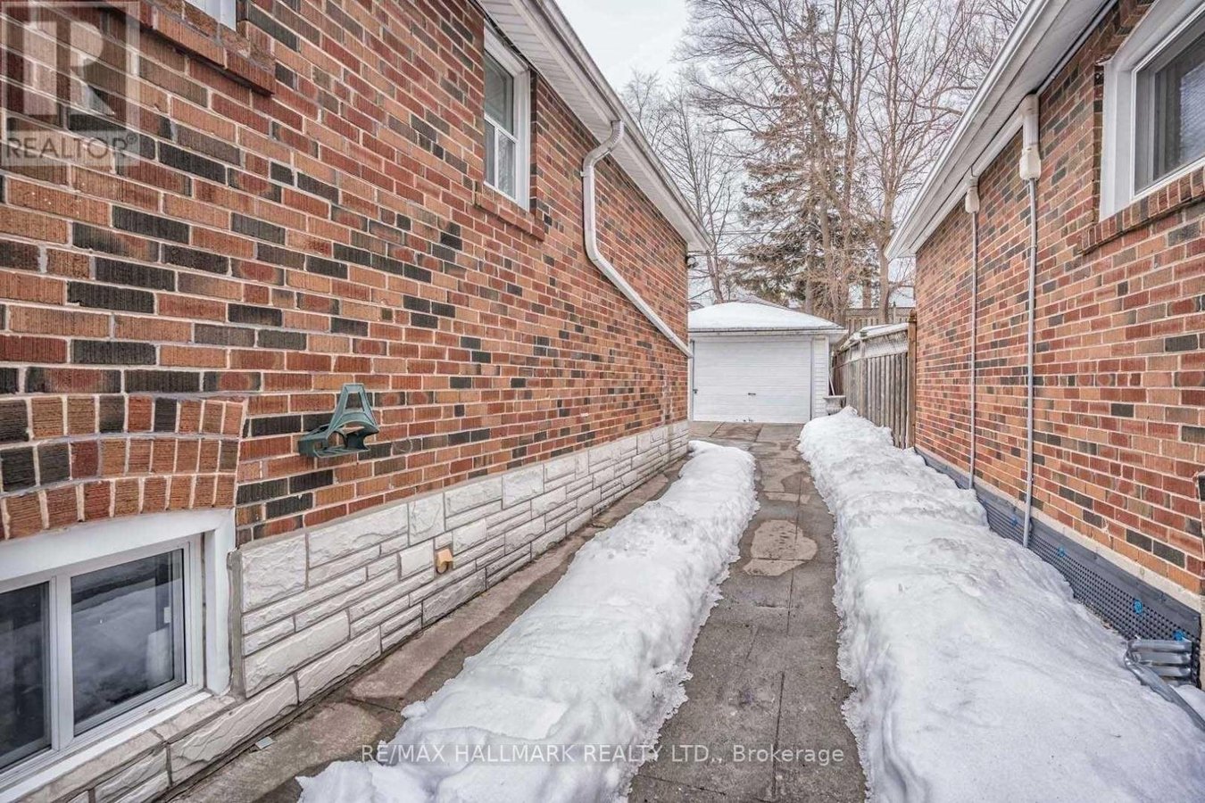 18 ROBLIN AVENUE - Photo 18