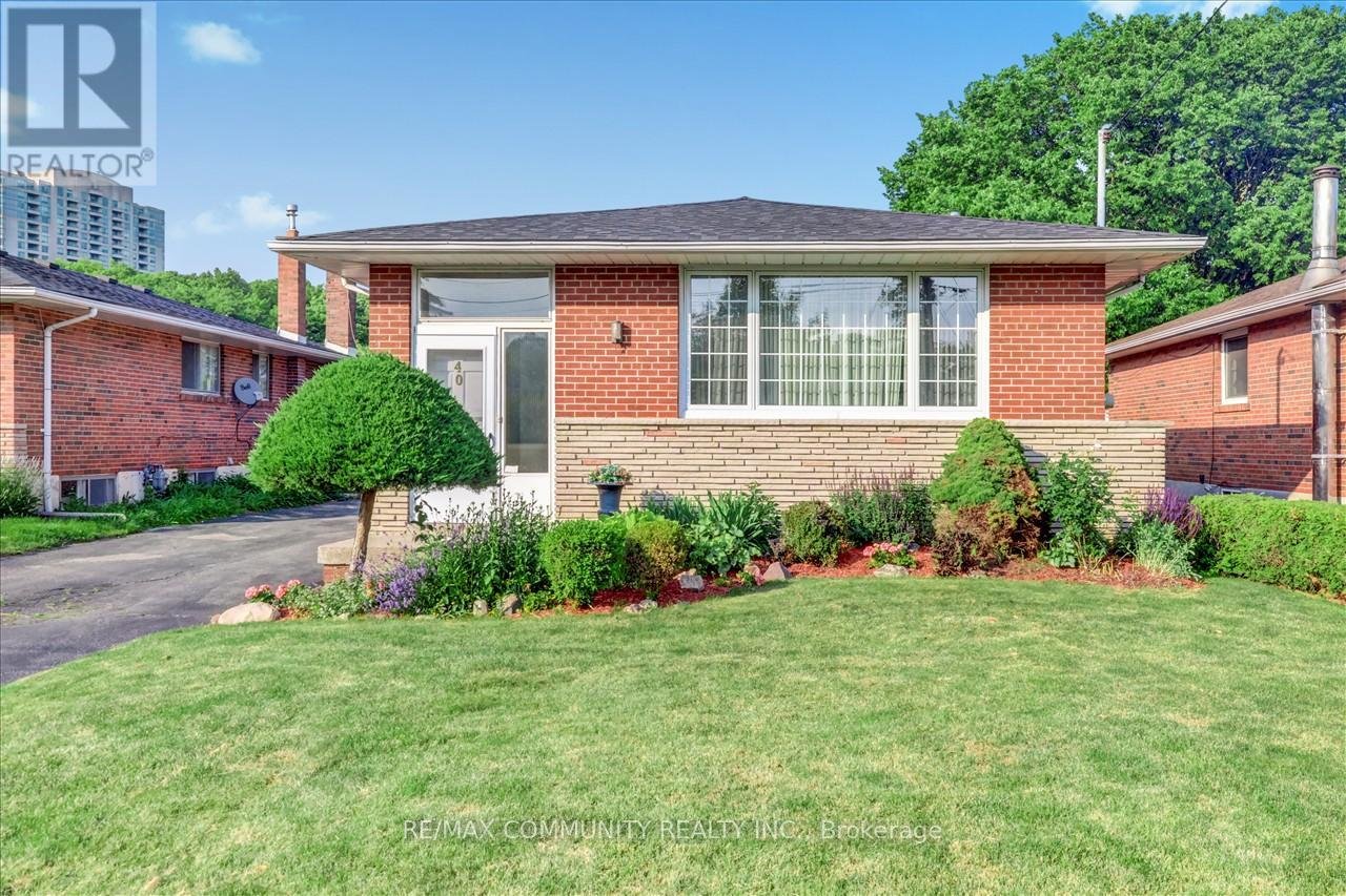 40 ASPENDALE DRIVE - Photo 1