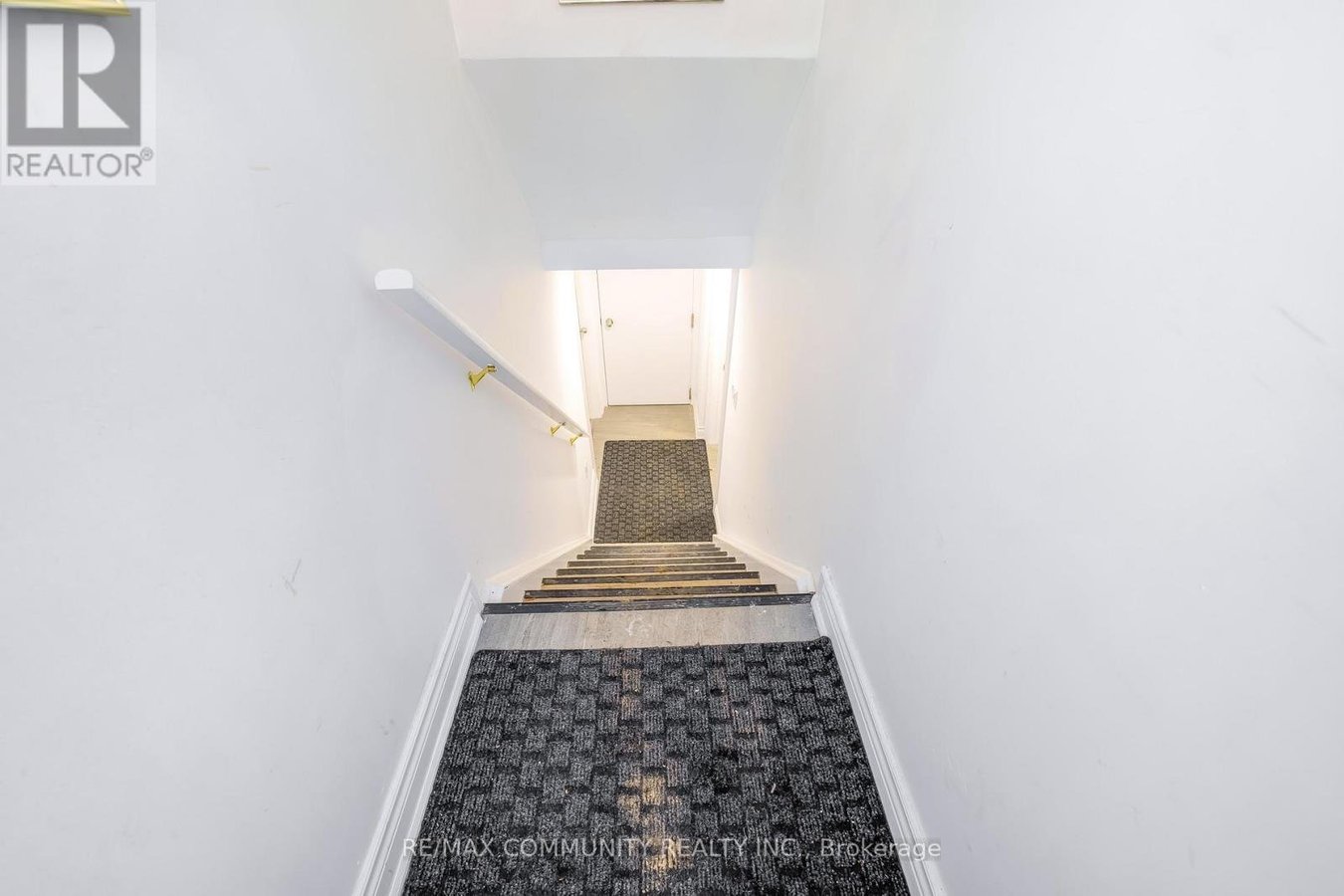 40 ASPENDALE DRIVE - Photo 4