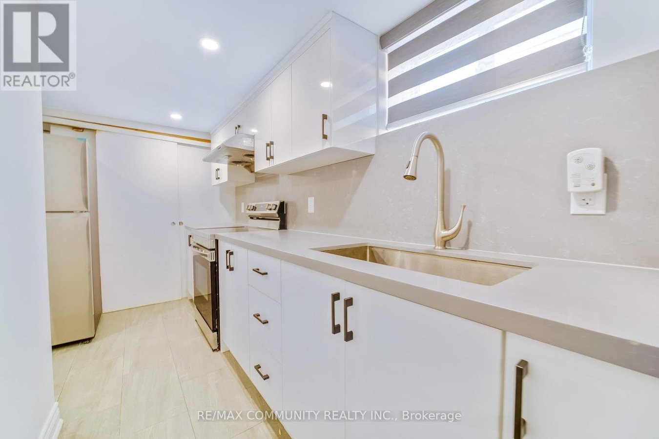 40 ASPENDALE DRIVE - Photo 9