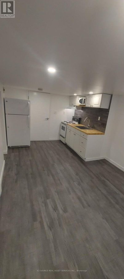 LOWER 1 - 74 BURNABY BOULEVARD - Photo 2
