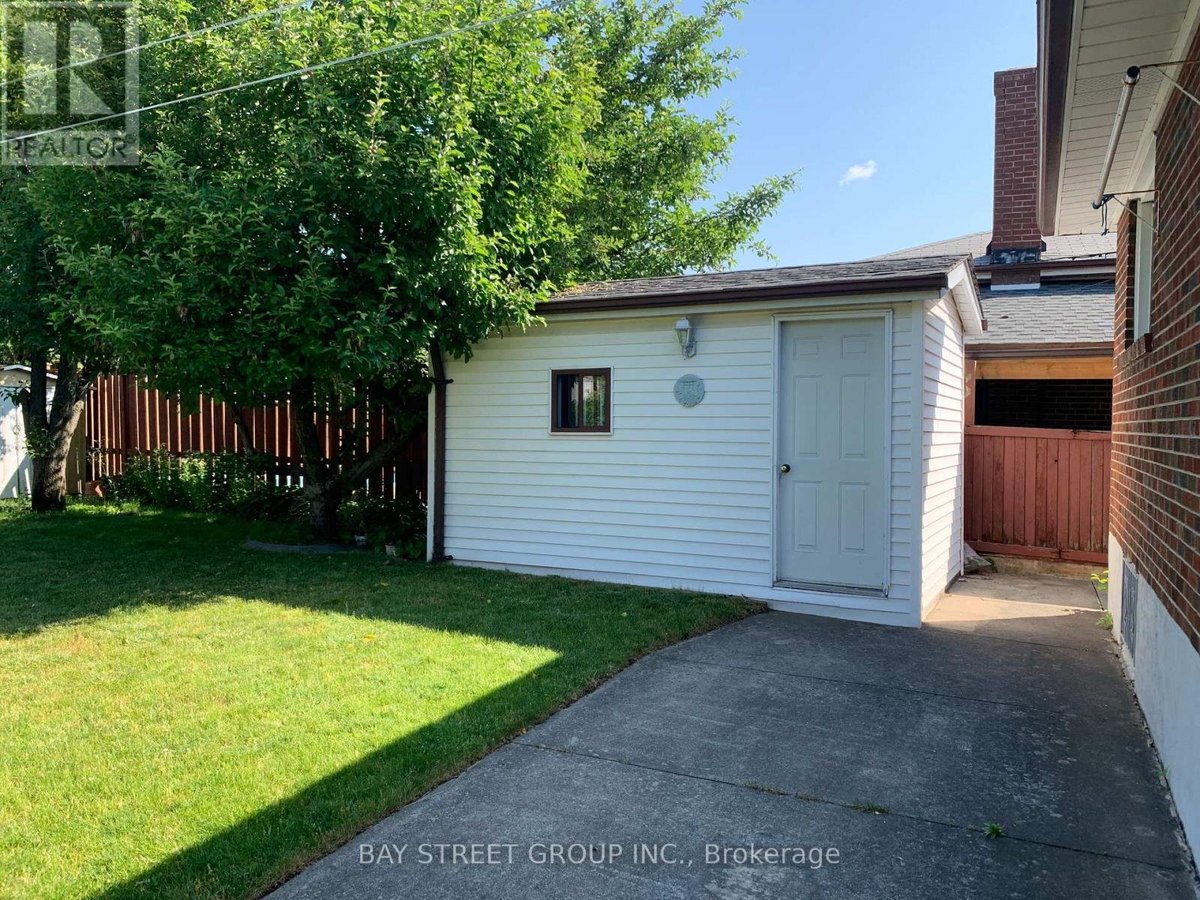 MAIN - 126 CASS AVENUE - Photo 5