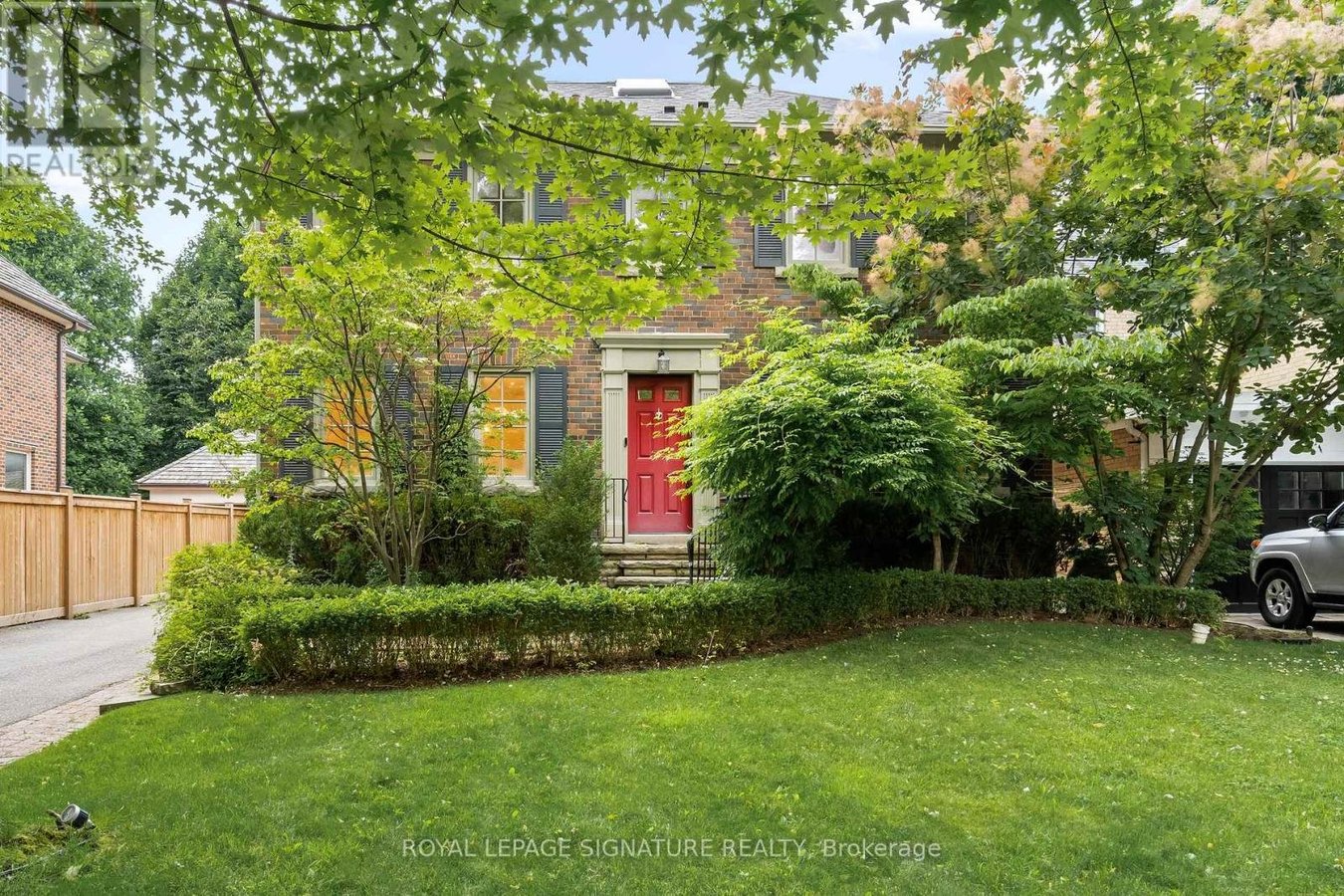26 BUCKINGHAM AVENUE - Photo 1