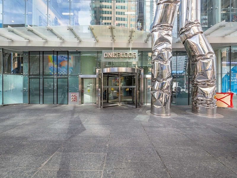 1 Bloor Street East - Photo 4