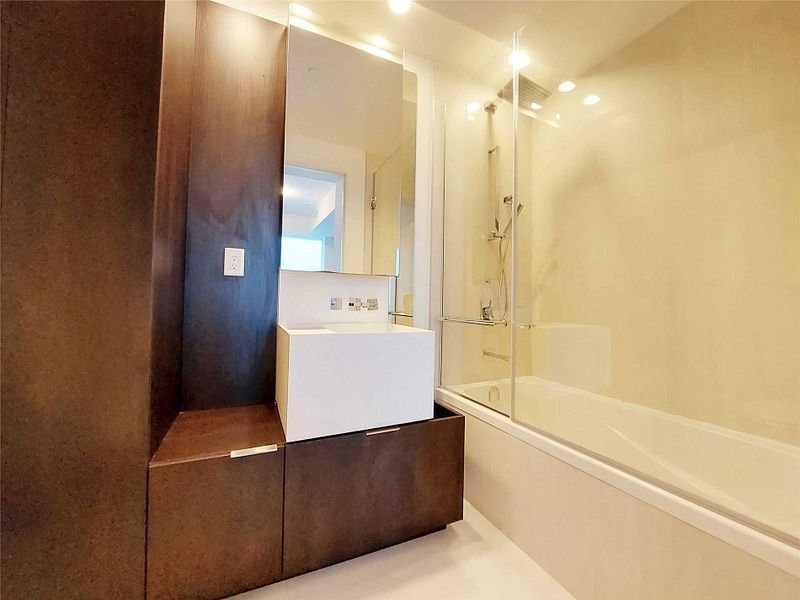 1 Bloor Street East - Photo 17