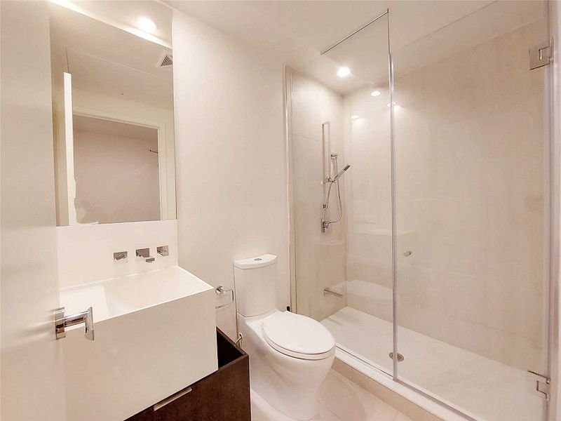 1 Bloor Street East - Photo 19