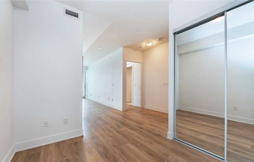 525 Adelaide Street West - Photo 5