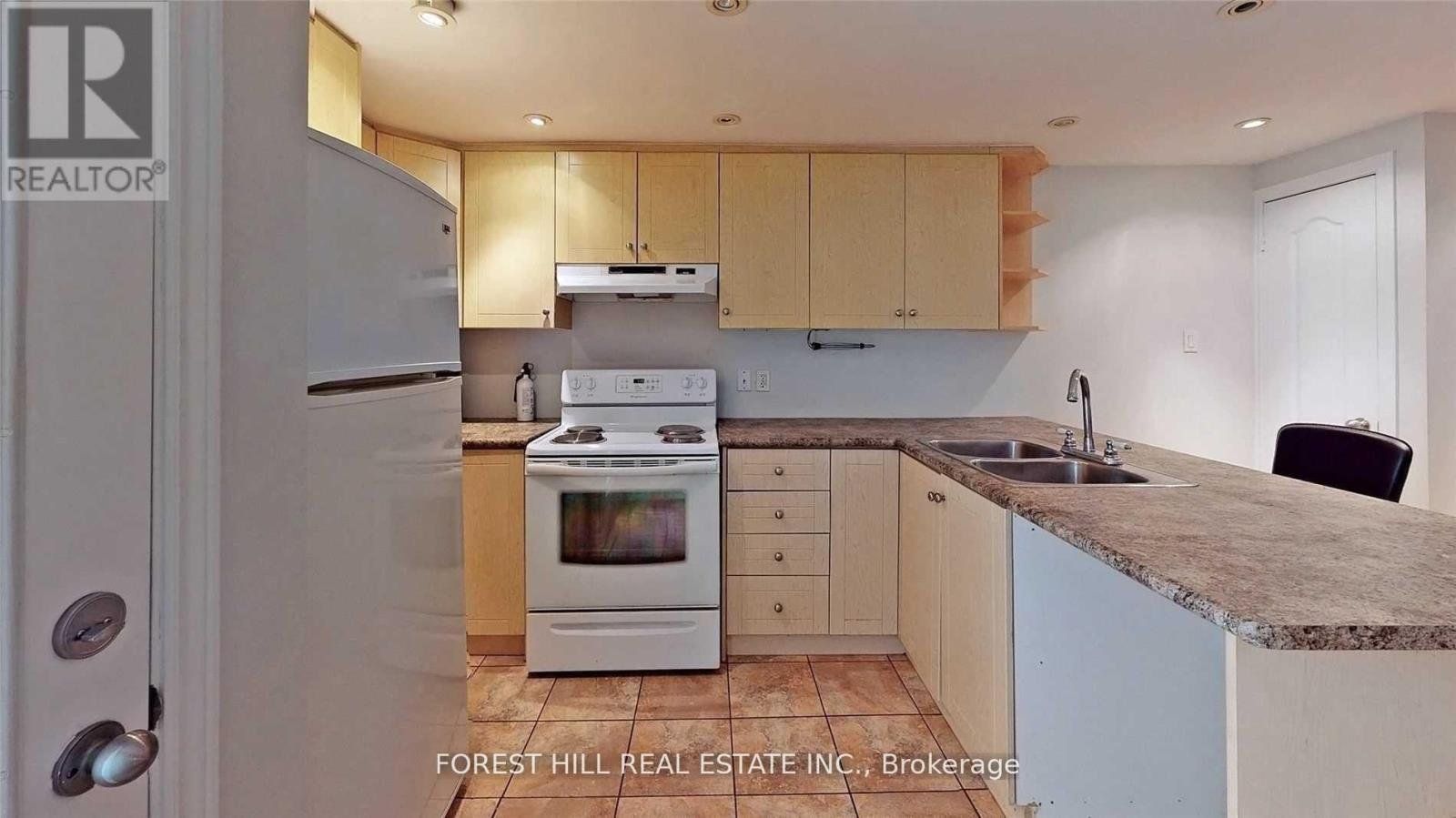 LOWER - 41 GLADSTONE AVENUE - Photo 3