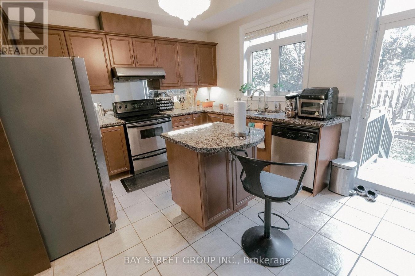 45 ROUTLIFFE LANE - Photo 4