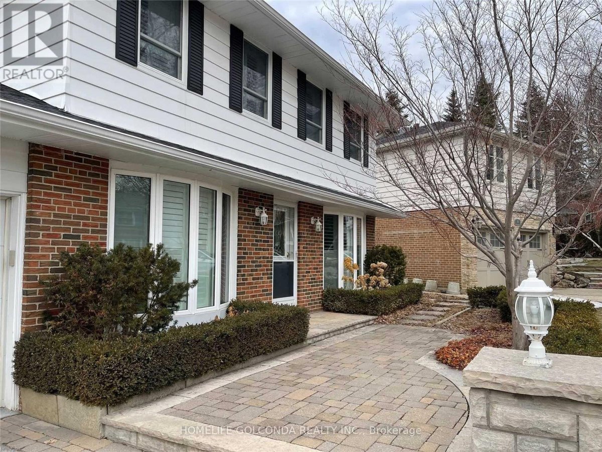 24 MEADOWGLADE CRESCENT - Photo 2