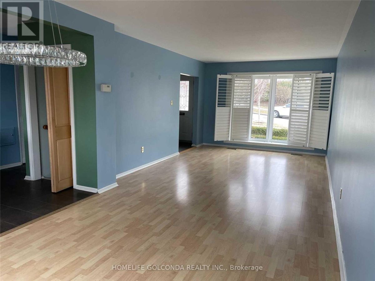 24 MEADOWGLADE CRESCENT - Photo 4